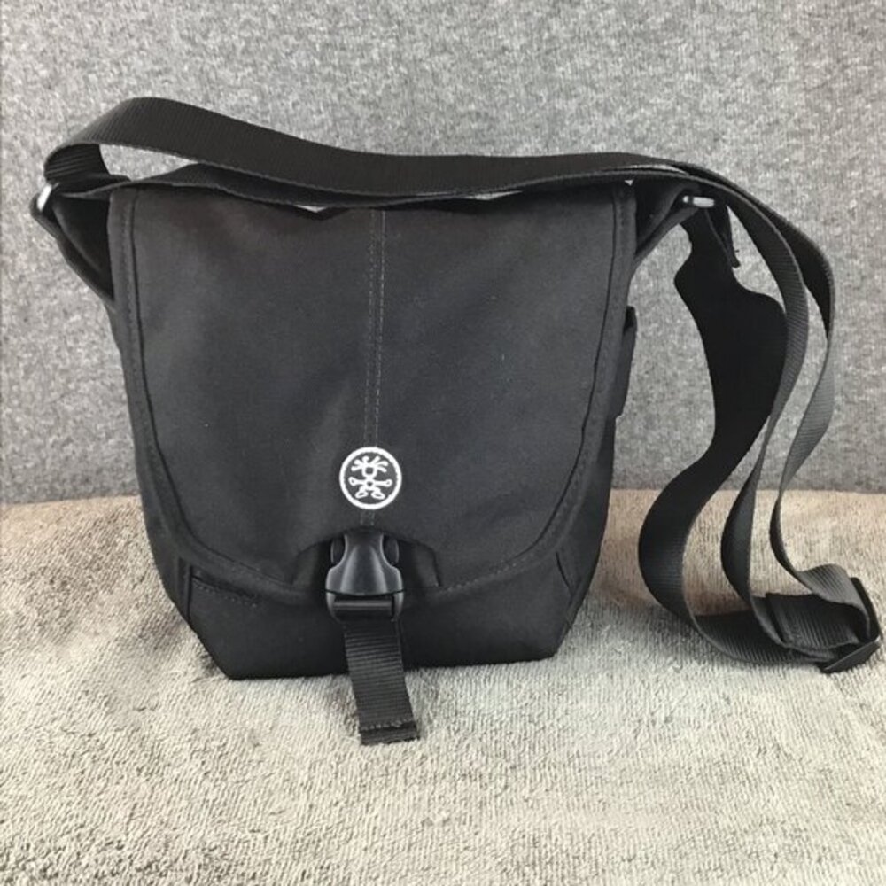Crumpler Four Million Dollar Home Camera Bag Black‎